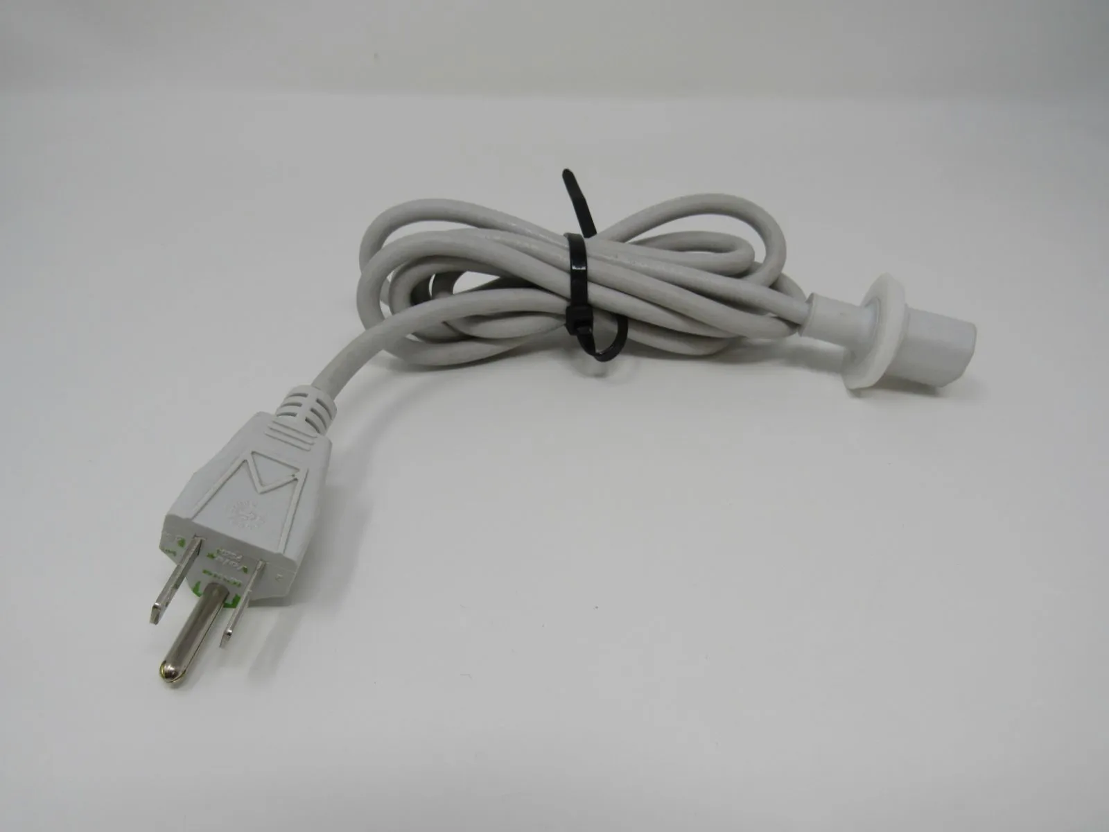 Apple Computer Power Cord 68 Inches 10A 125V Genuine/OEM E62405SP -- Used