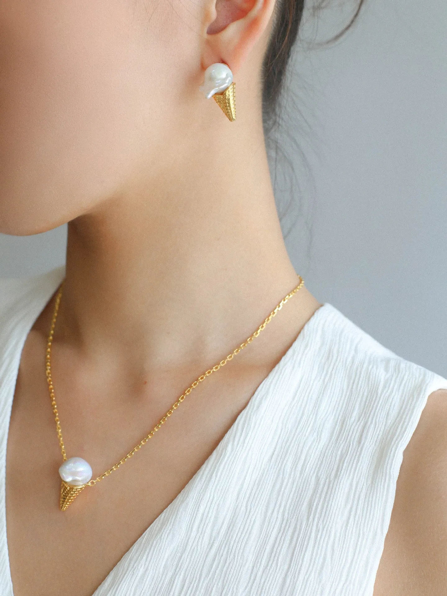 Ice Cream Baroque Pearl Chain Pendant Necklace