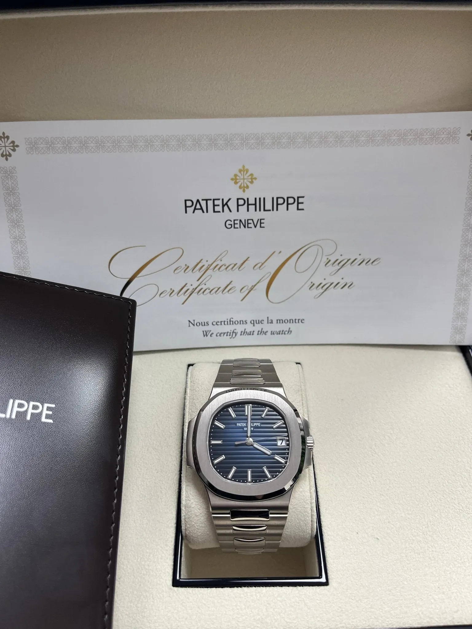 Patek Philippe Nautilus Blue Dial White Gold 5811/1G-001