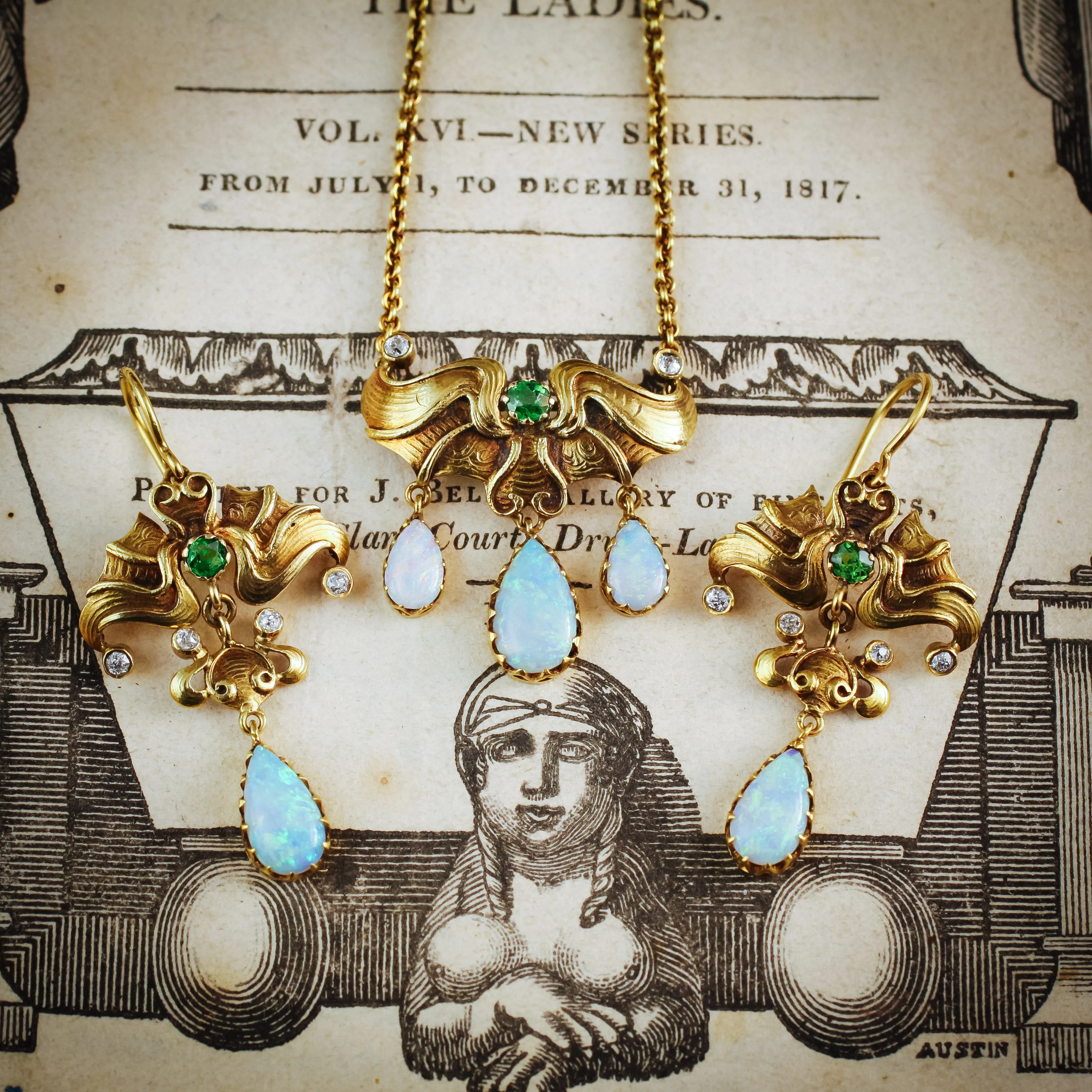 Ravishing Matching Set of Jugendstil Art Nouveau Necklace and Earrings