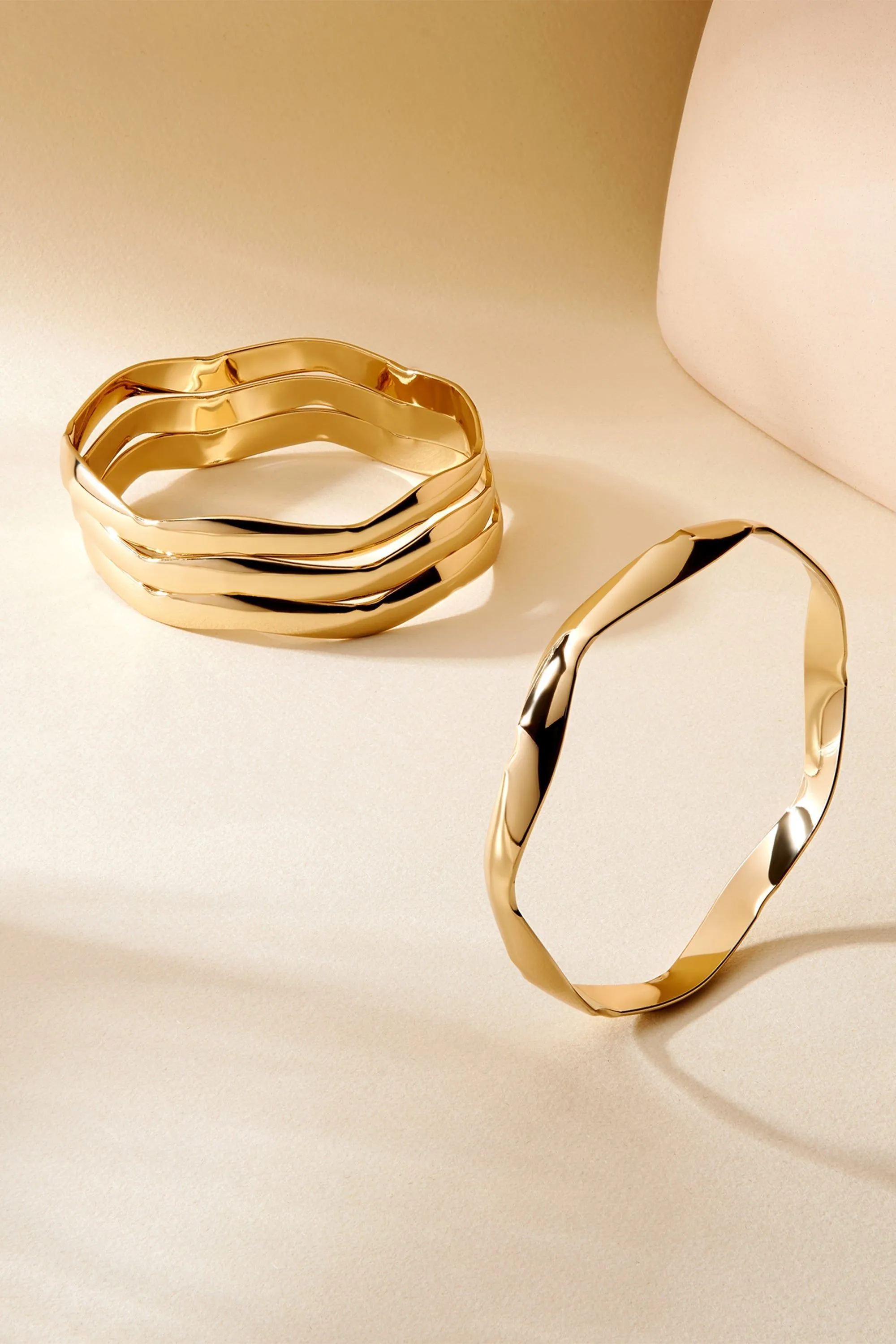 Wavy Bangle